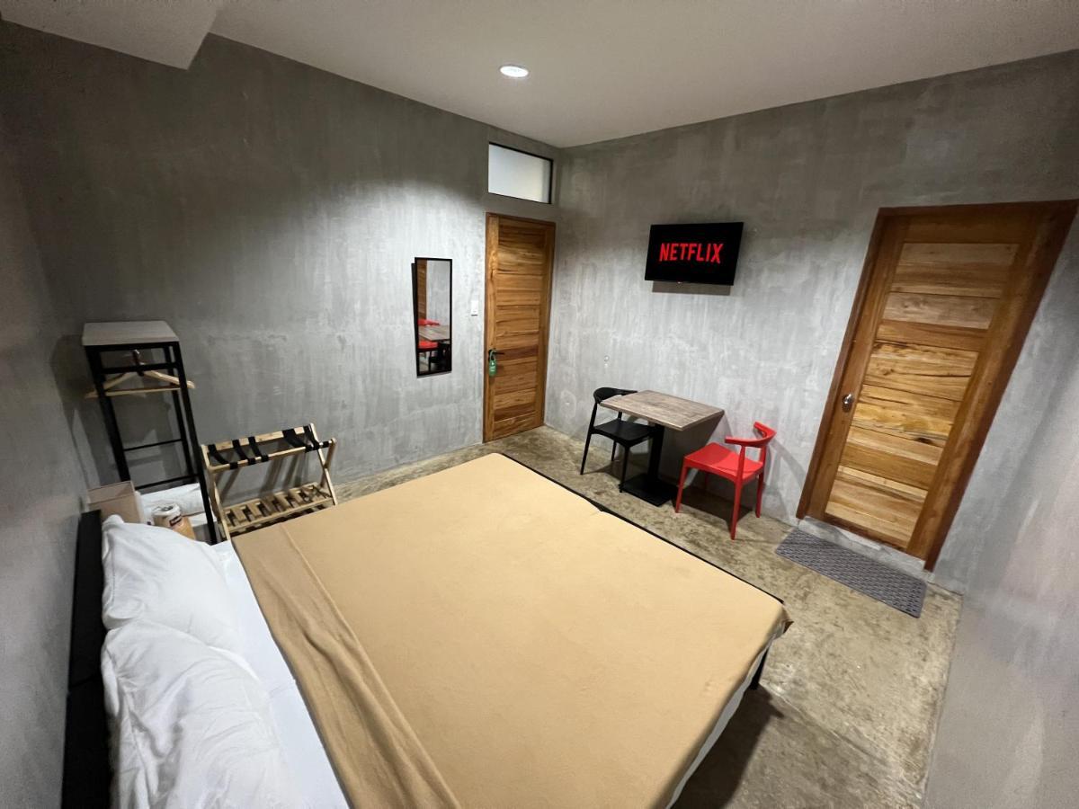 Happynest Hostel Cebu Exterior photo